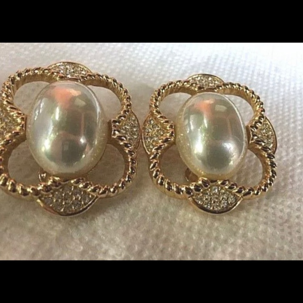 - CHRISTIAN DIOR Vintage RUNWAY Huge Earrings - Picture 6 of 6